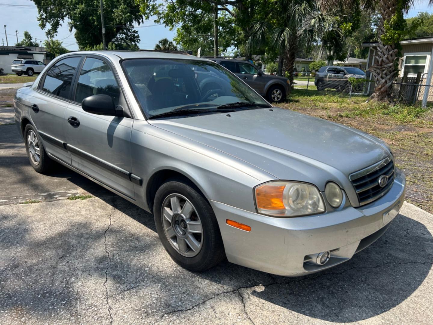 2004 Kia Optima (KNAGD126945) , located at 1758 Cassat Ave., Jacksonville, FL, 32210, (904) 384-2799, 30.286720, -81.730652 - $3500.00----------2004 KIA OPTIMA LX 129,627 MILES EXTRA CLEAN ICE-COLD AIR CONDITIONING 4-DOOR SUNROOF ALLOYS SPOILER RUNS GREAT ASK ABOUT 50/50 BHPH FINANCING FOR THIS VEHICLE CALL US NOW @ 904-384-2799 - Photo#2